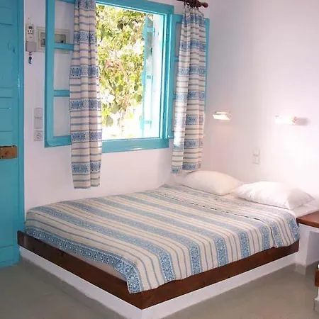 Lentas Hotel Ξενοδοχείο *