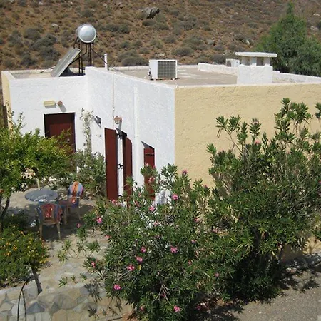 Lentas Hotel Ξενοδοχείο *